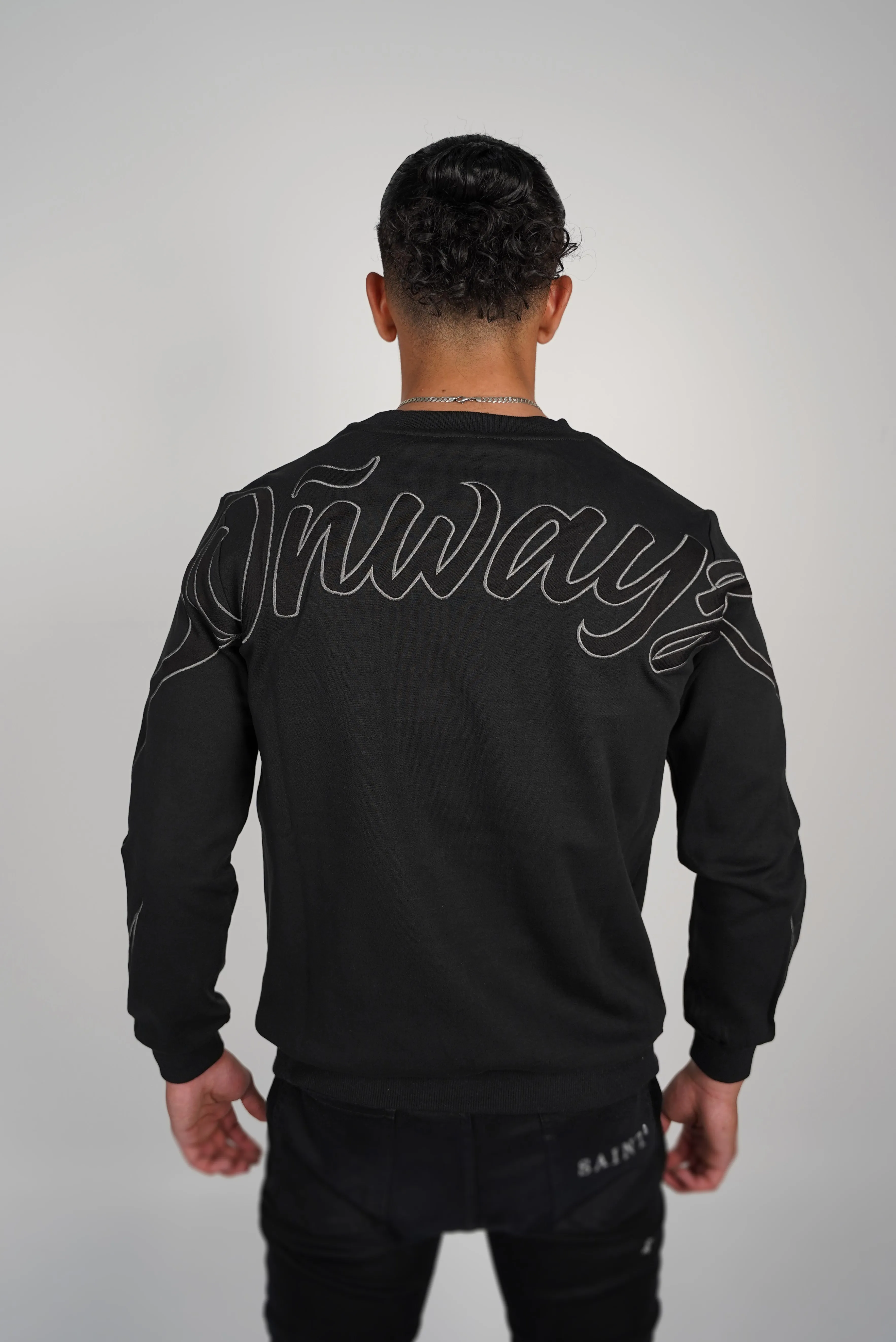 Arrow Script Crewneck - Triple Black