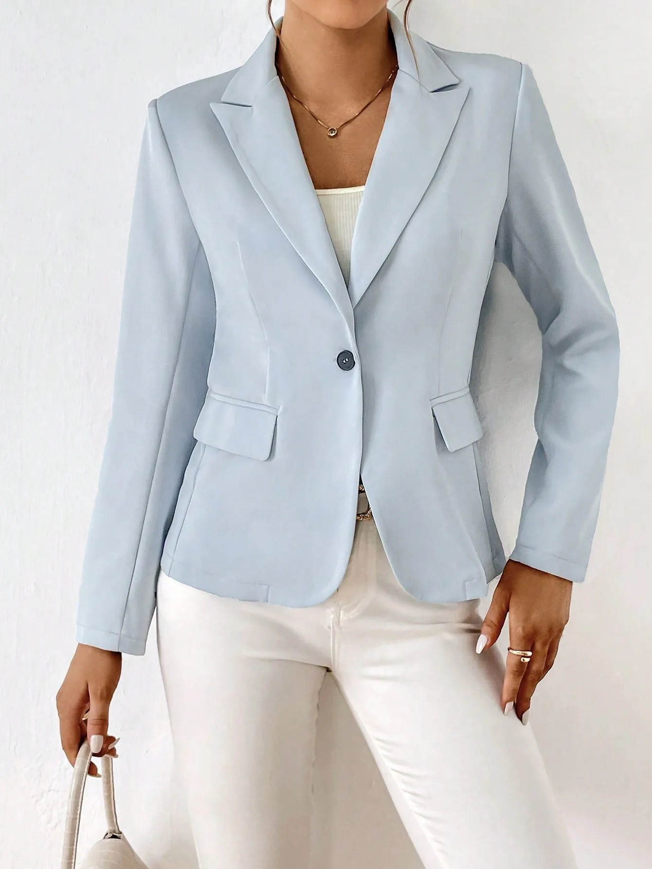 Blazer unicolor con botón de Cherry Vibes en