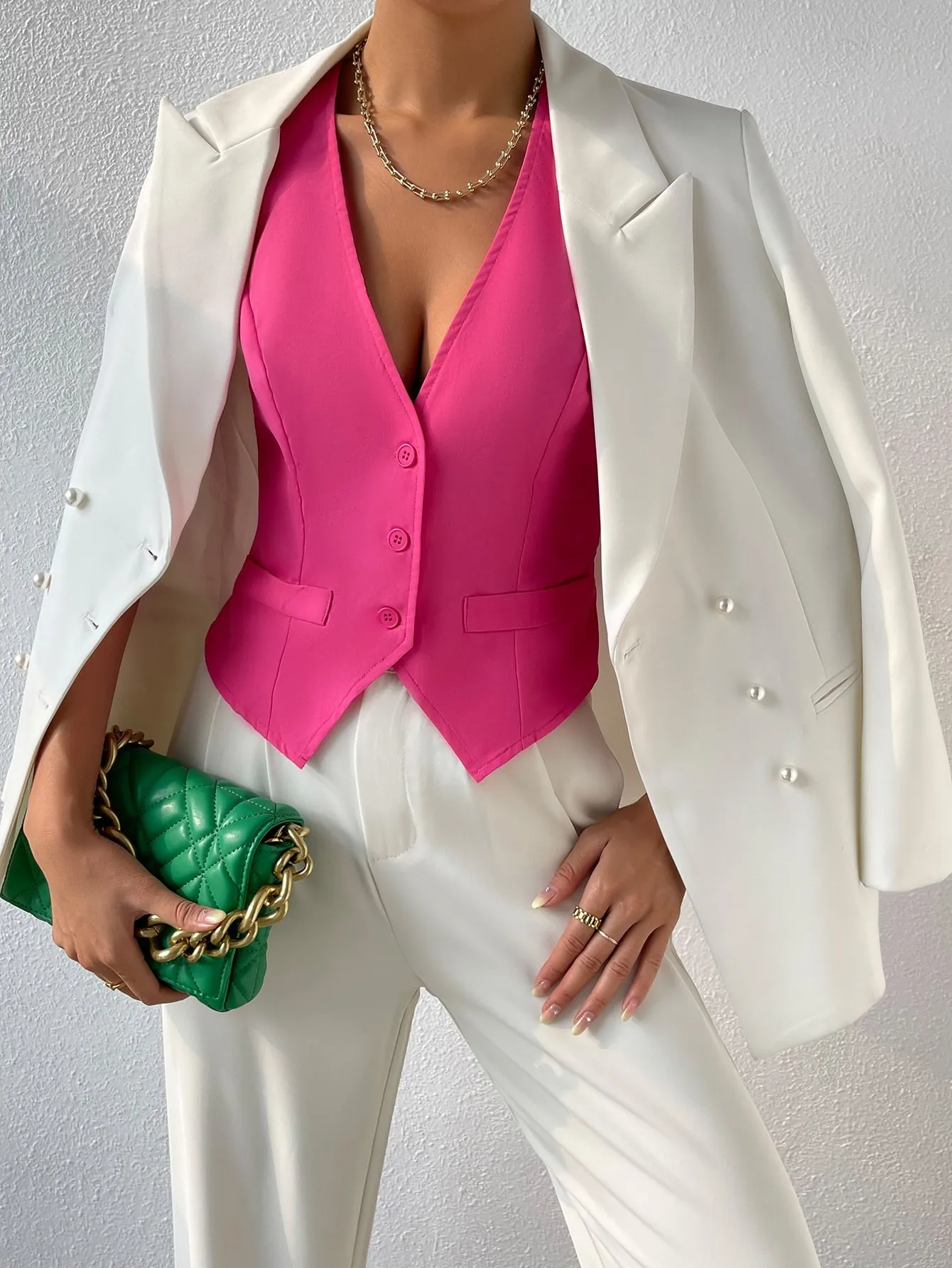 Chaleco unicolor Cherry Vibes para un look profesional en