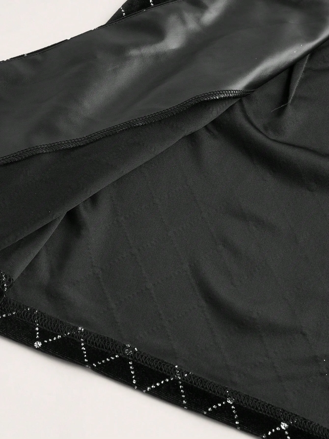 Chaqueta de terciopelo con cuello vuelto y cinturón