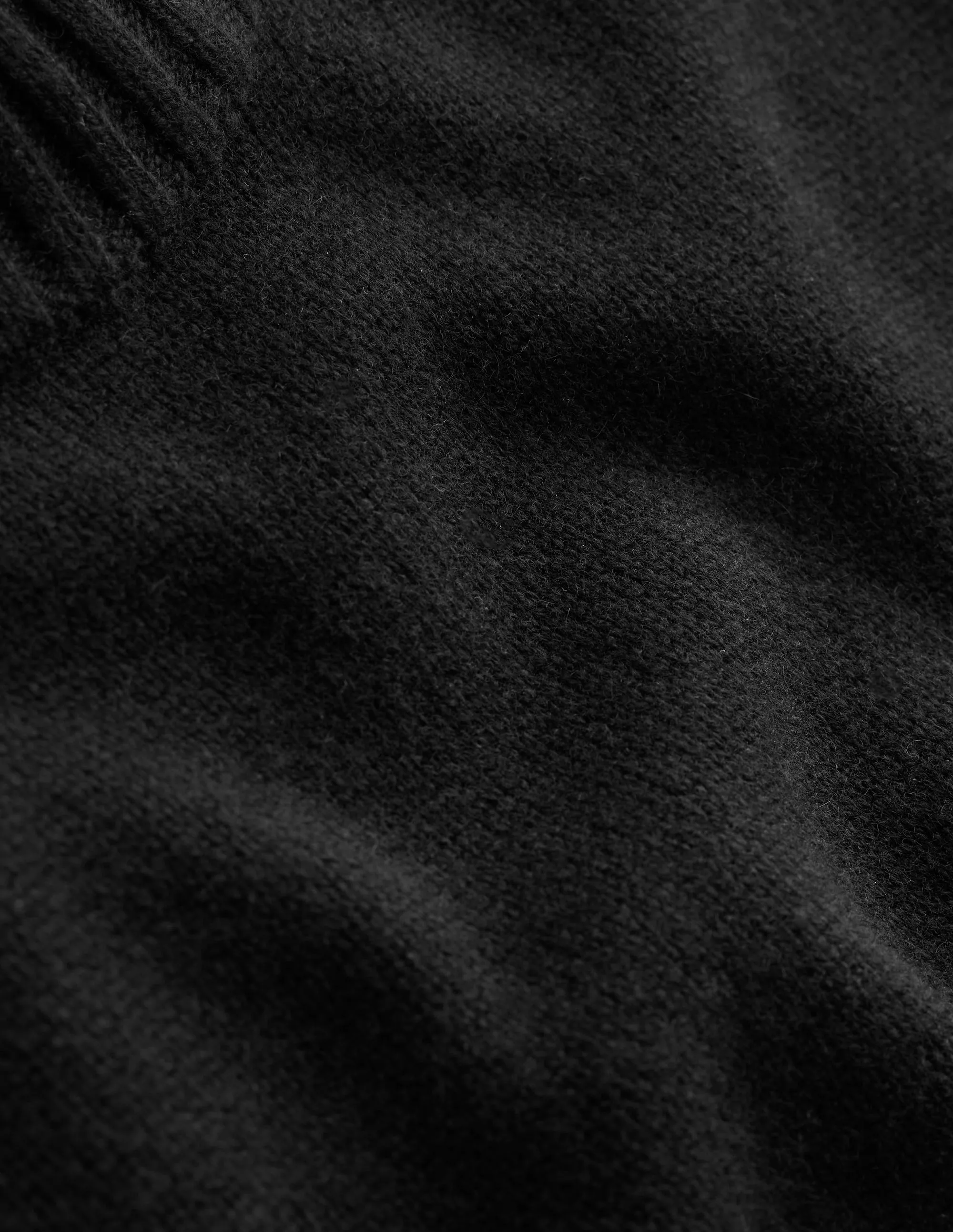 Chunky Cashmere Crew Neck Tank-Black