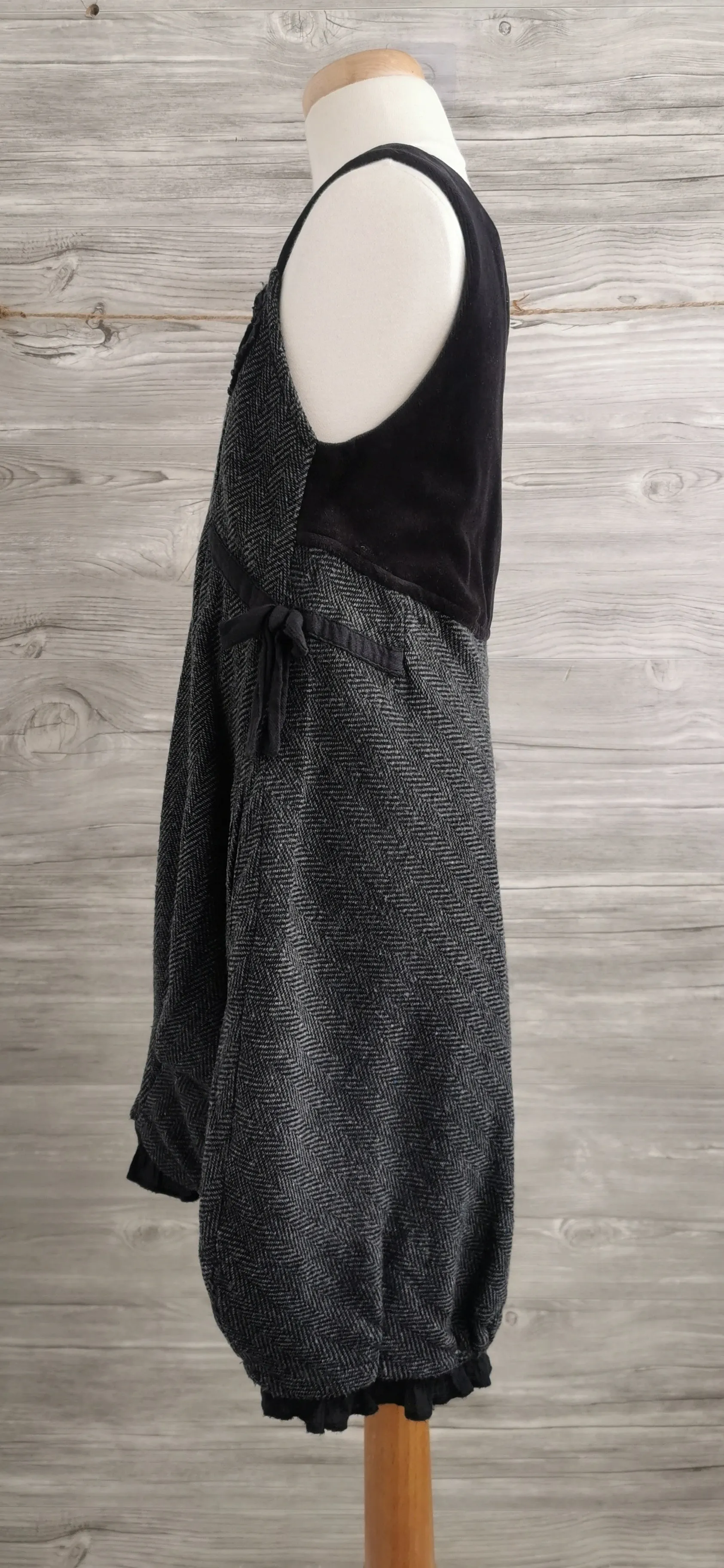 GIRL SIZE 6 YEARS - ELIANE ET LENA, Black & Grey, Wool Dress EUC B37