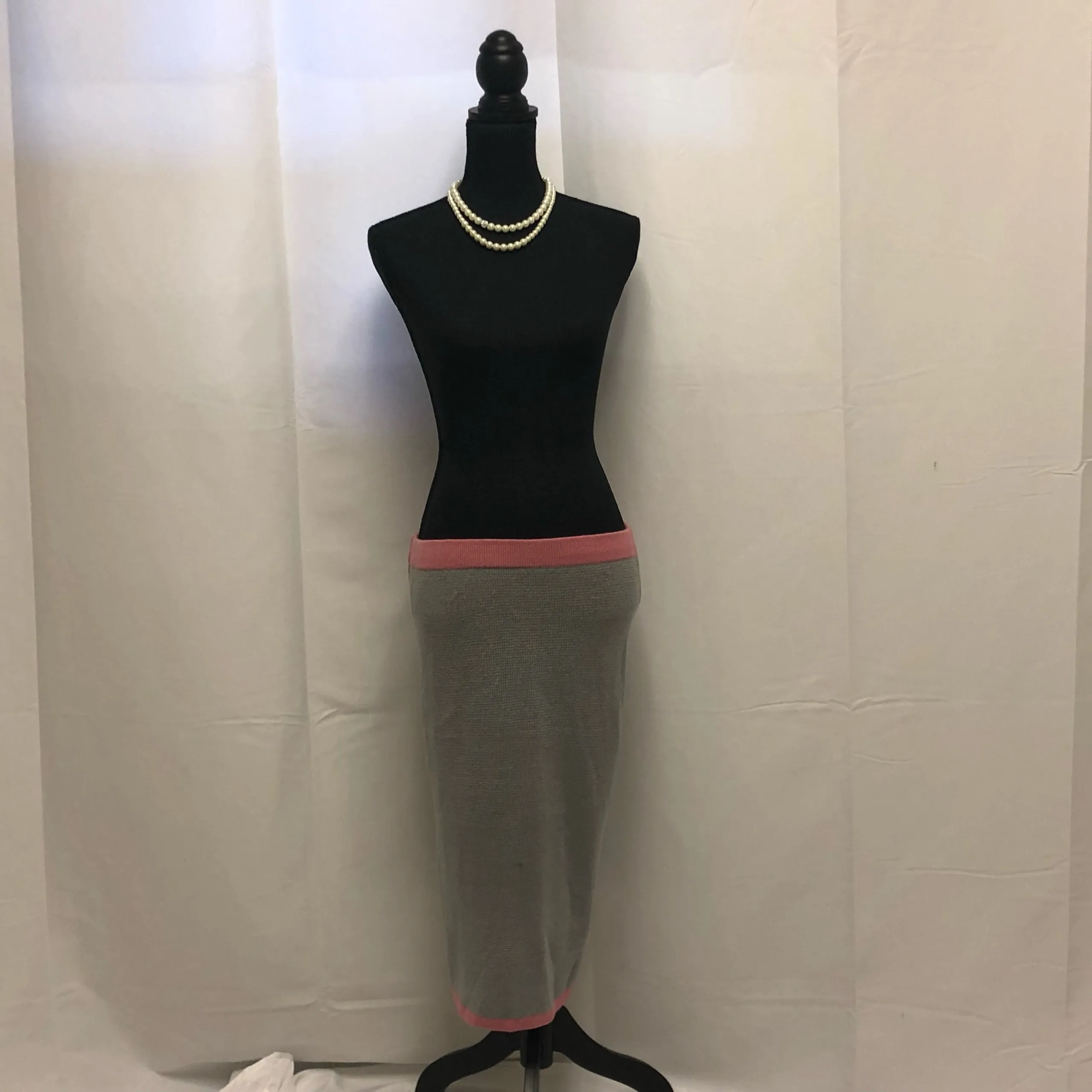 Grey/Pink Knit Skirt