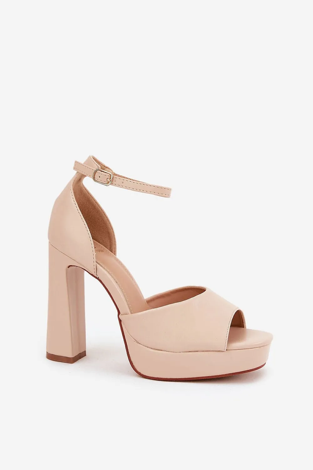 Heel sandals Step in style