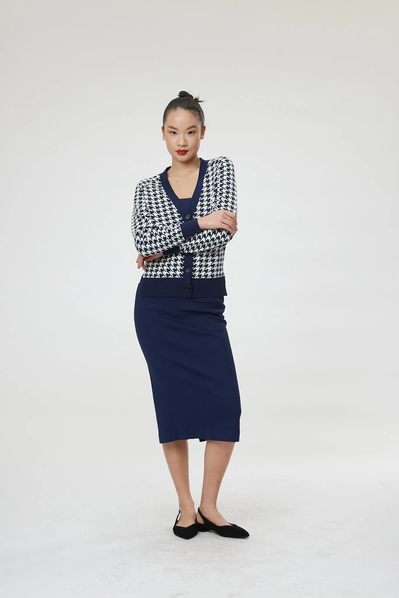 Luca Cardigan - Cardigan in navy & white dogtooth jacquard knit
