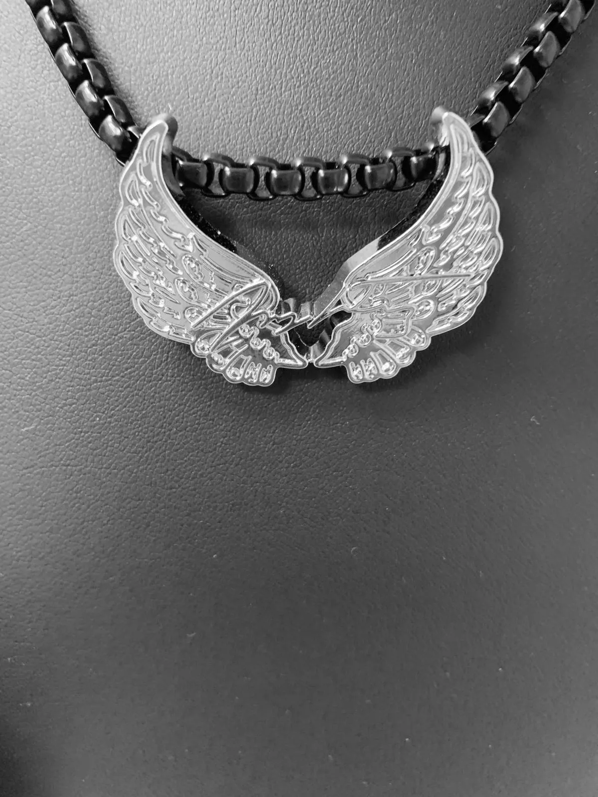 Necklace Stainless Steel Collection Color Black - Power Wings By Jullye Giliberti