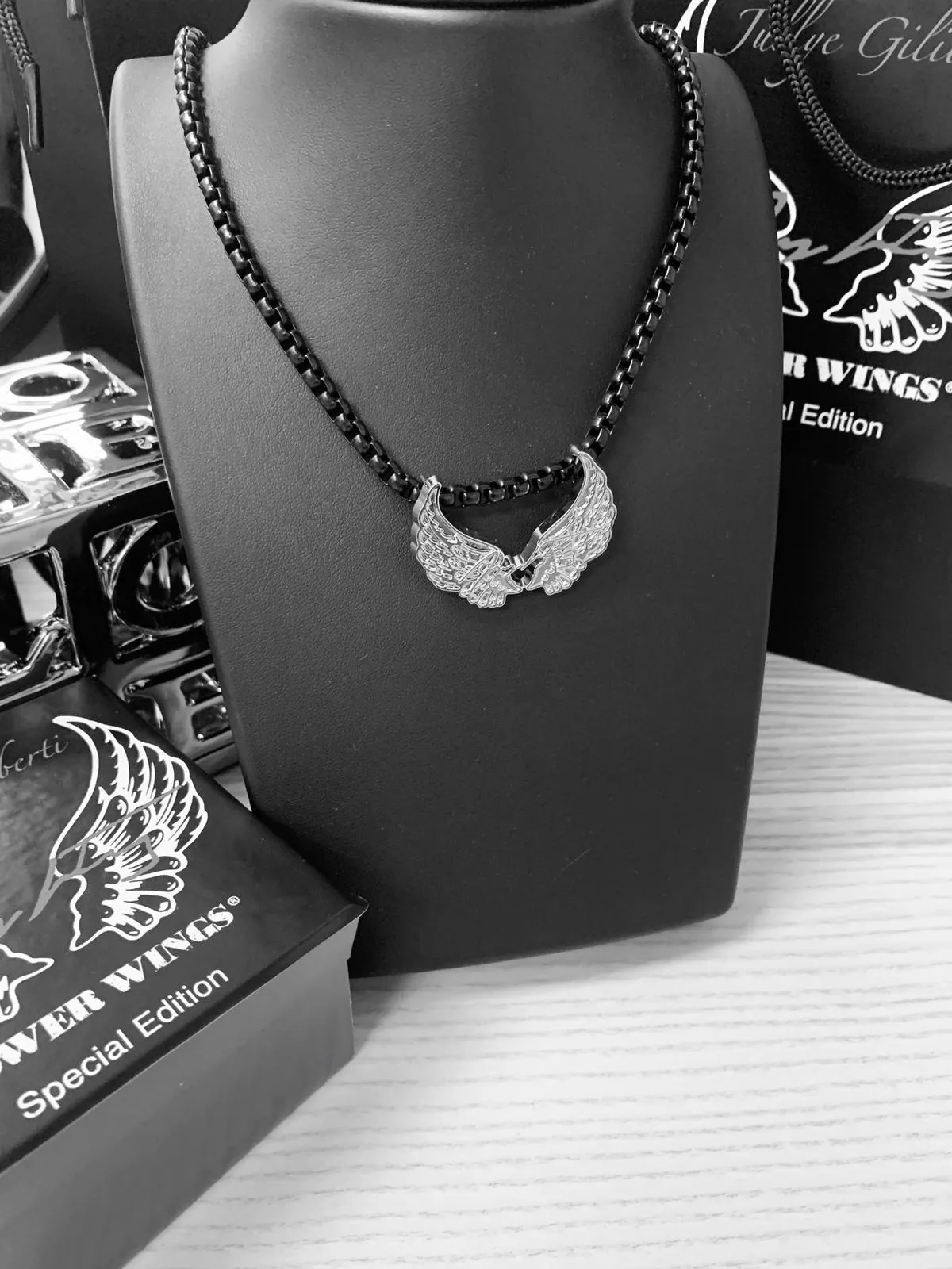 Necklace Stainless Steel Collection Color Black - Power Wings By Jullye Giliberti