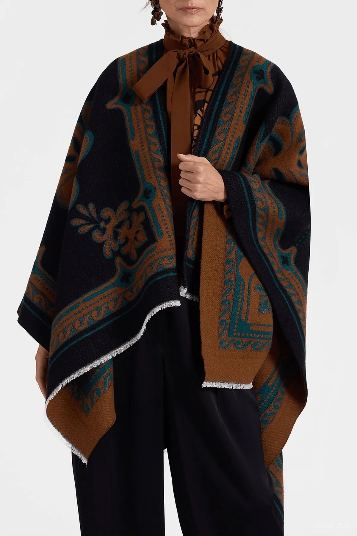 Poncho in Herald Black