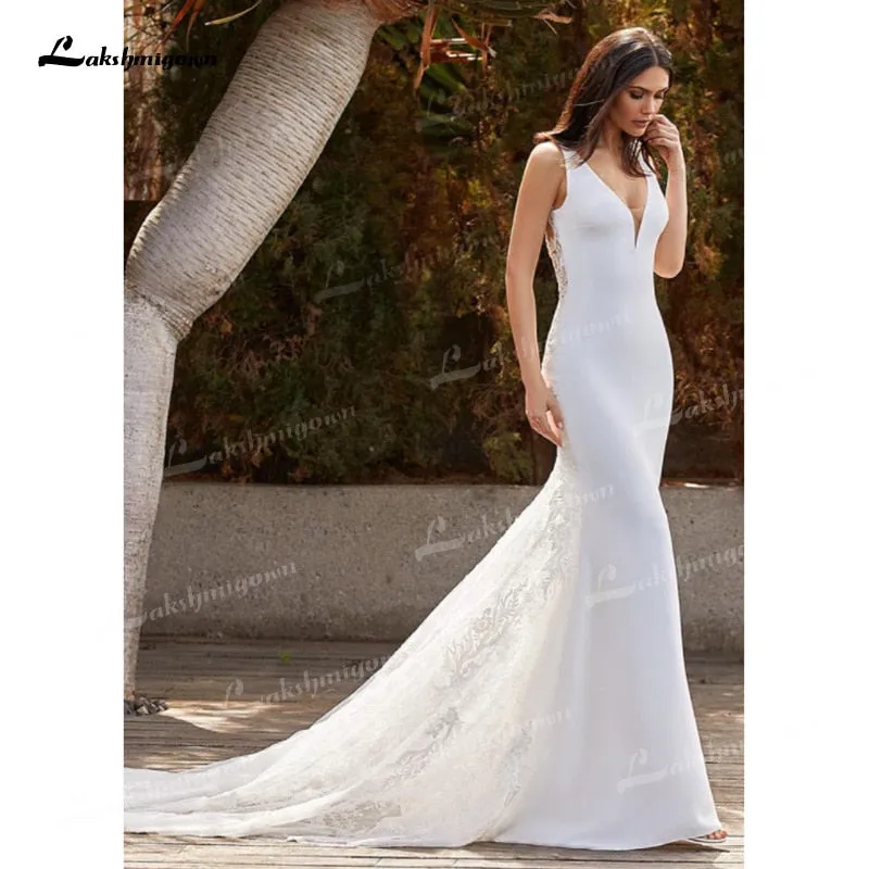 Roycebridal Charming Tulle & Soft Satin Mermaid Wedding Dresses V-Neck Sleeveless Illusion Lace Appliques Chapel Train Bride Gowns Trouwjurk