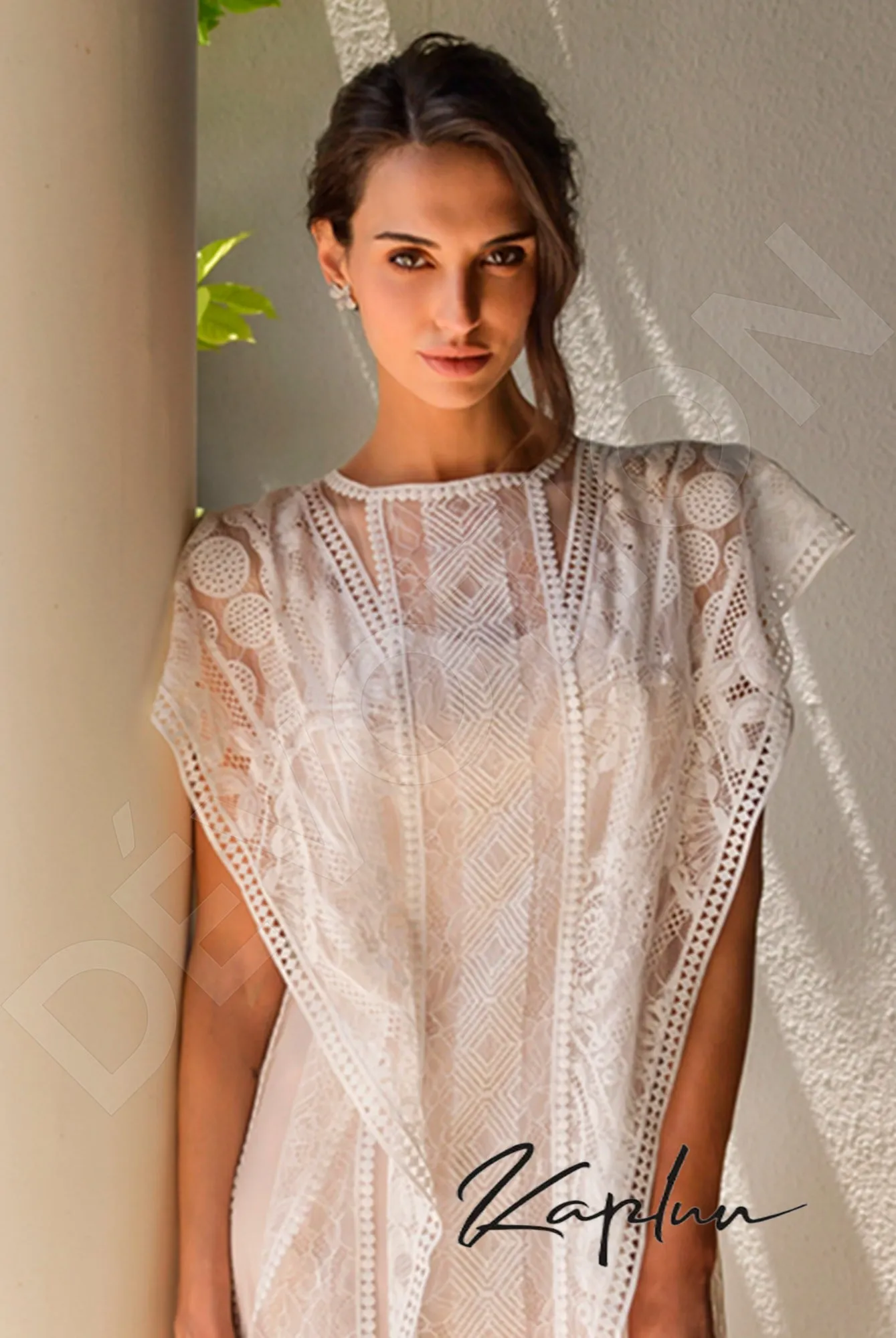 Saida Sheath/Column V-neck OffWhite Latte Wedding dress