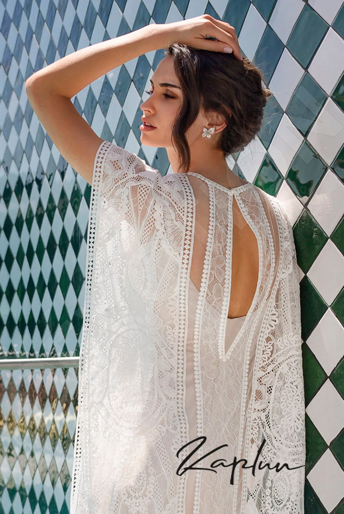Saida Sheath/Column V-neck OffWhite Latte Wedding dress