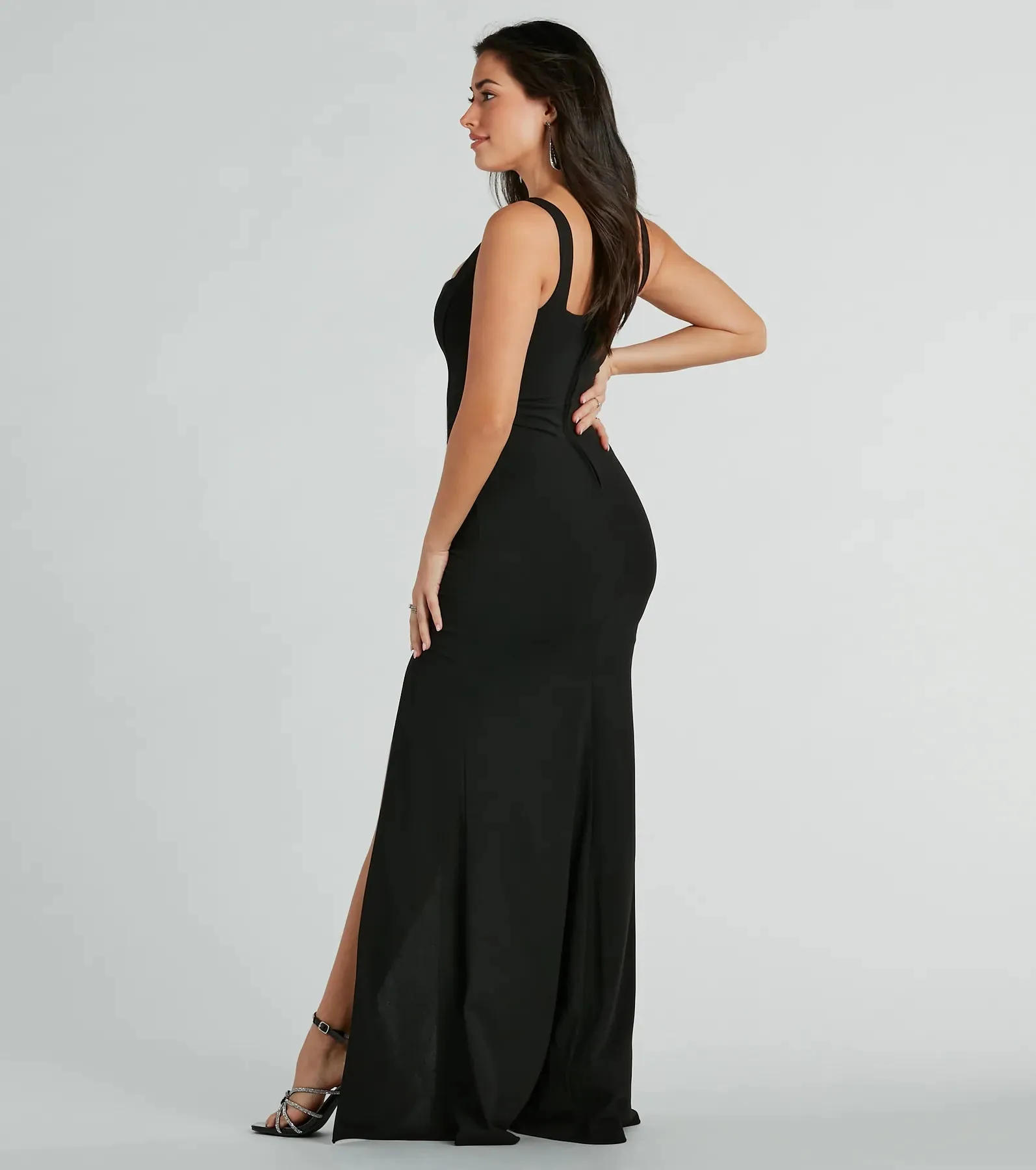 Sara Sleeveless Mermaid Crepe Long Formal Dress