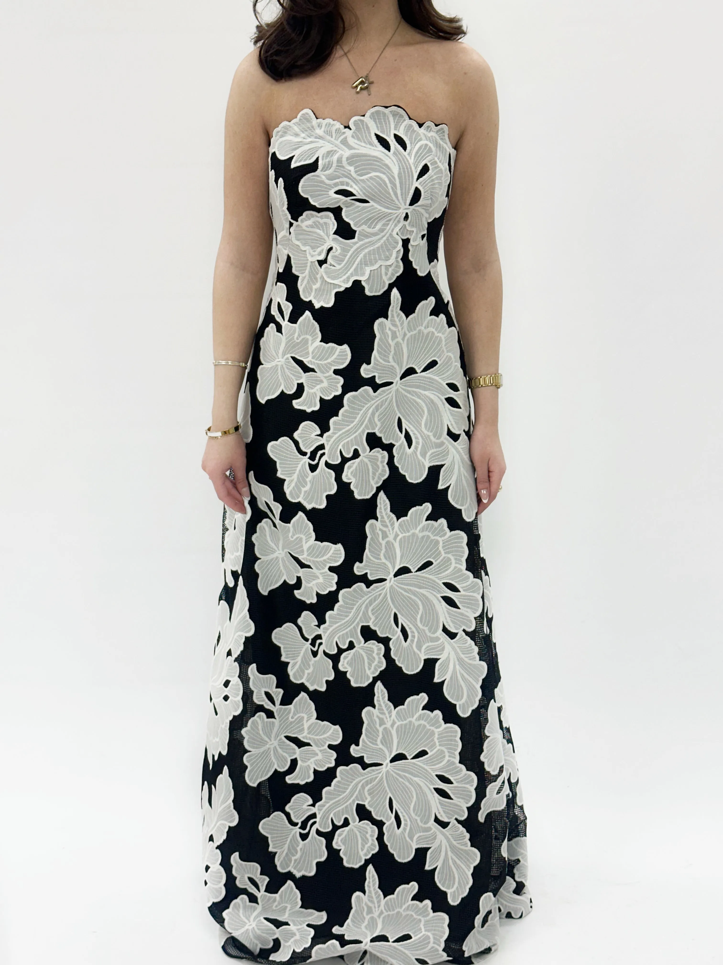 STRAPLESS GOWN