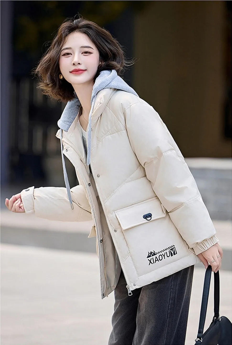 Stylish Thickened and Water-Resistant Puffer Jacket for Women