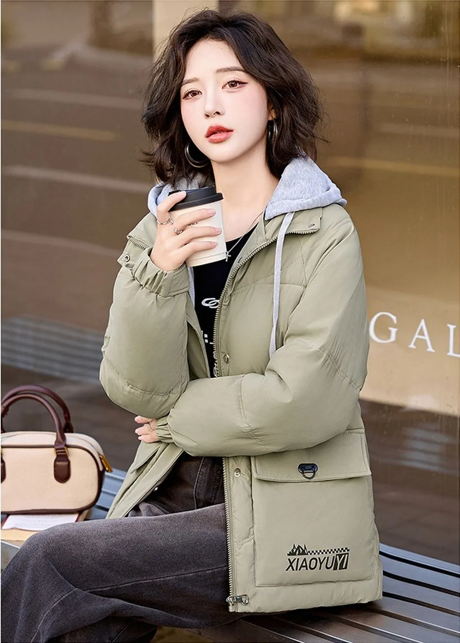 Stylish Thickened and Water-Resistant Puffer Jacket for Women