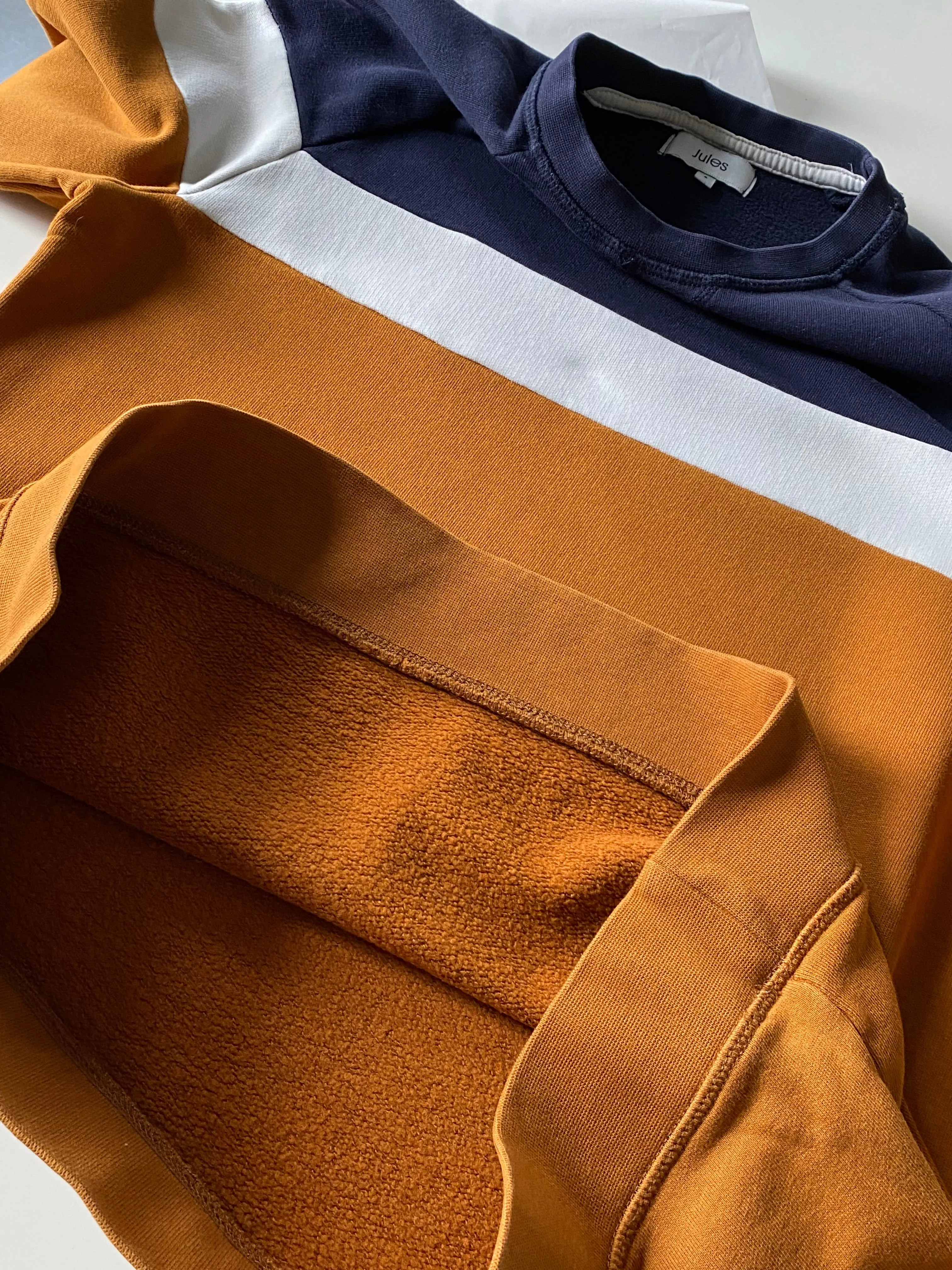 Sweat color block
