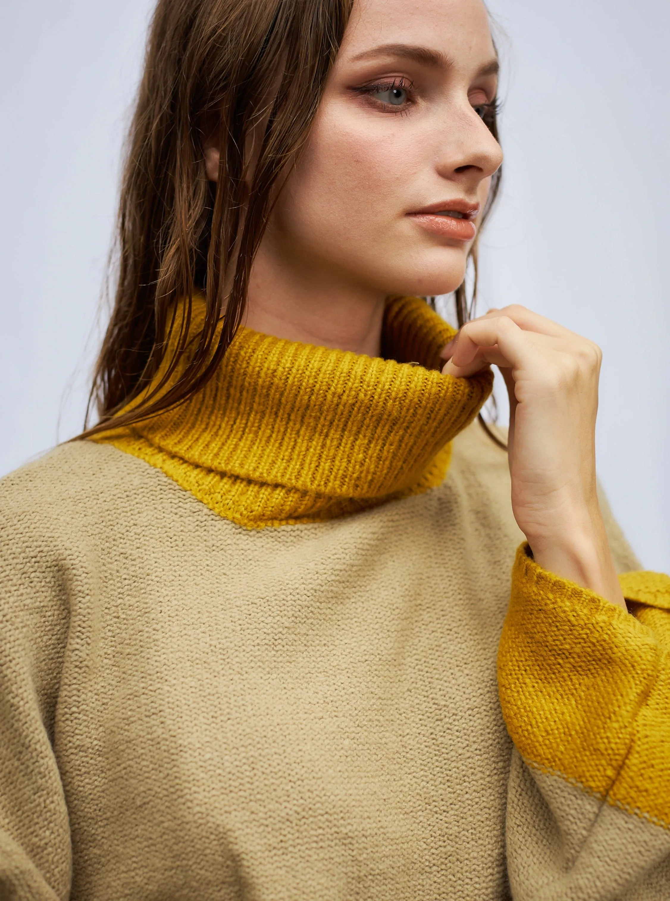 two-tone soft knit turtle top / 若葉(light green)