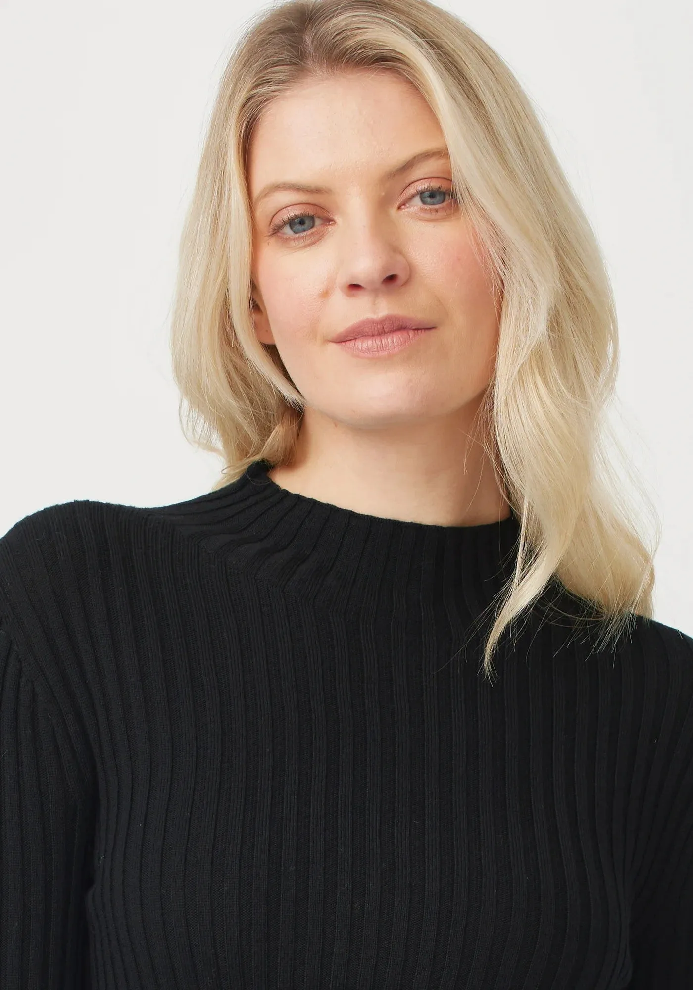 UNTOUCHED WORLD Lucia Funnel Neck