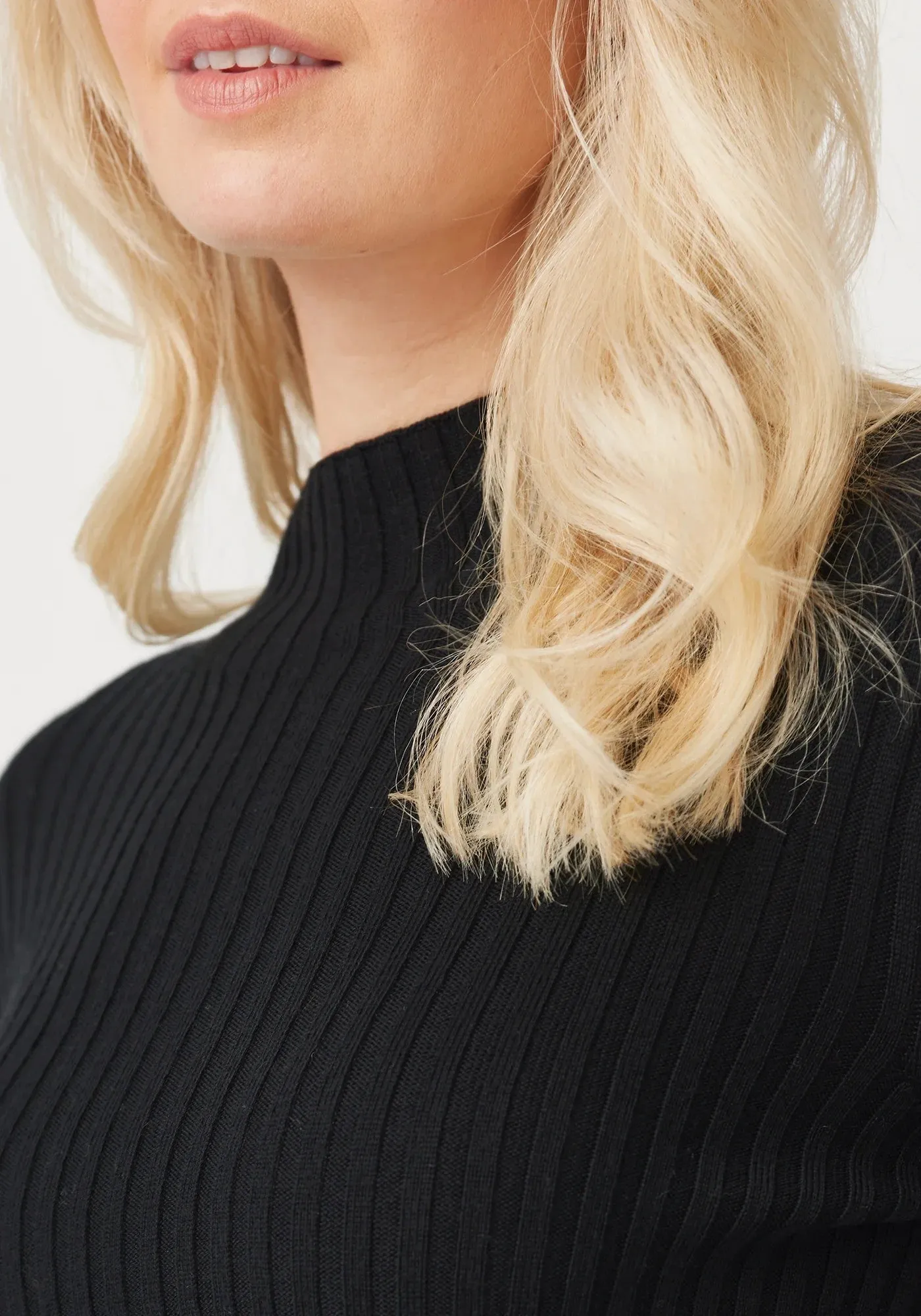 UNTOUCHED WORLD Lucia Funnel Neck