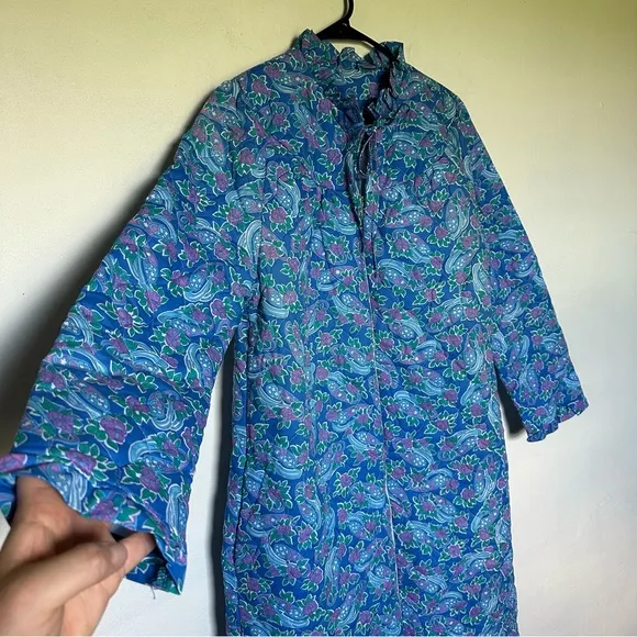 Vintage 60s 70s blue purple paisley zip down house coat robe (b5)