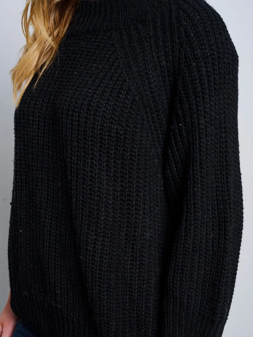 WOMEN'S LONG SLEEVE KNITTED PULLOVER SWEATER